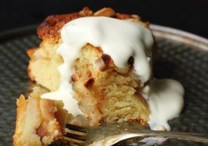French Apple, Vanilla and Rum Cake Recipe