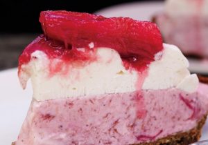 Rhubarb-Gingersnap Icebox Pie